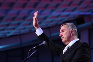 ĐUKANOVIĆ NE POPUŠTA SPC: Crnogorski predsednik žestoko brani zakon o slobodi veroispovesti! CPC ima istorijske korene!
