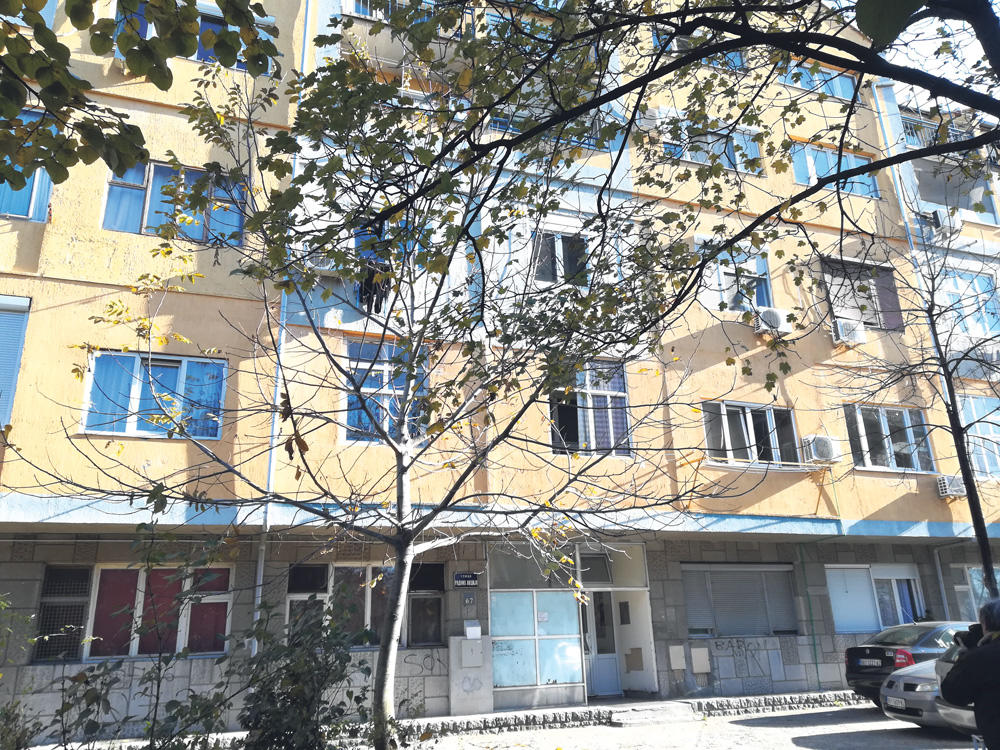 Komšije u neverici... Zgrada u kojoj je uhapšena Dušanka