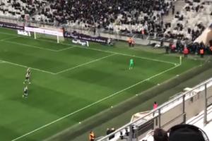 HAOS U FRANCUSKOJ! Navijači Bordoa prekinuli utakmicu iz revolta prema rukovodstvu kluba (VIDEO)