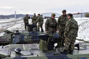 SVE PRŠTI NA JUGU SRBIJE: Vojnici isprobavaju oklopna borbena i izviđačka vozila na poligonima (FOTO)