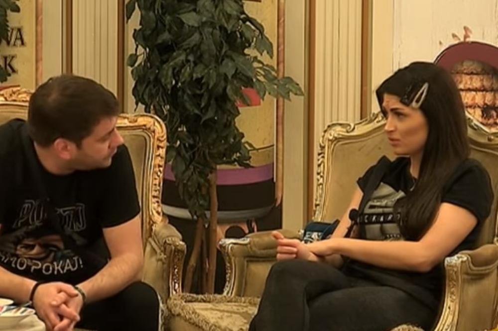IVAN I JELENA VRATILI SE NA STARO: Marinković joj preti šamarima, a ovako se njegova devojka BRANI! (VIDEO)