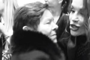 SAMO JOJ JE PALA NA GRUDI! Pogledajte dirljiv trenutak Severine sa majkom! PUCA I NAJTVRĐE SRCE (VIDEO)
