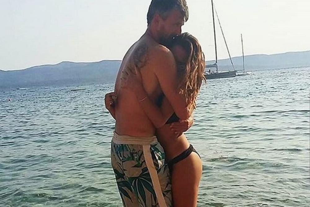 OPASNA PO ZDRAVLJE: Supruga Gorana Ivaniševića pokazala savršenu seksi liniju u kupaćem! VIDEO