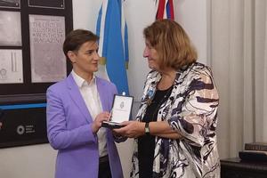 PREMIJERKA BRNABIĆ U ARGENTINI: Orden u ime predsednika Srbije nekadašnjoj šefici spoljnih poslova Susani Ruis Ćeruti