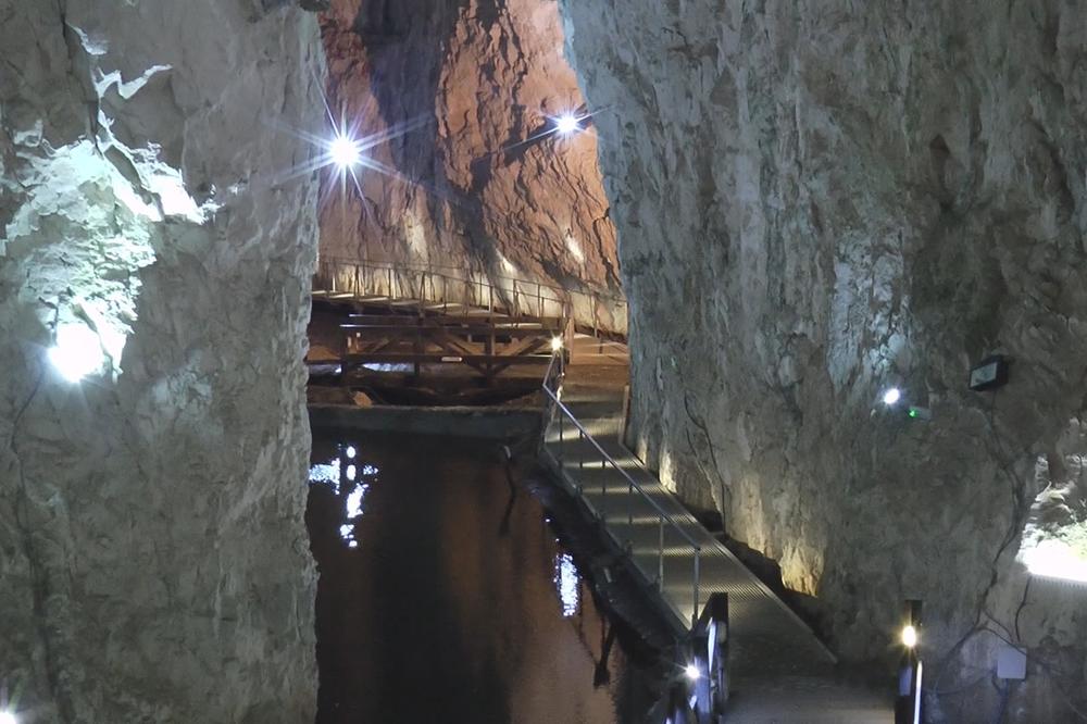 U OVOJ SRPSKOJ PEĆINI SKRIVALI SU SE HAJDUCI: Naučnici je prozvali IZVOR ŽIVOTA zbog onog što su u njoj našli FOTO,VIDEO