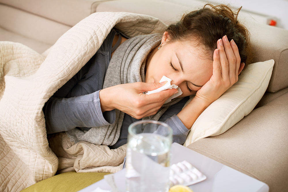 NAŠI DOKTORI UPOZORAVAJU: Zbog bolnog grla i kijavice ne treba piti antibiotike i ne uzimati ih na svoju ruku