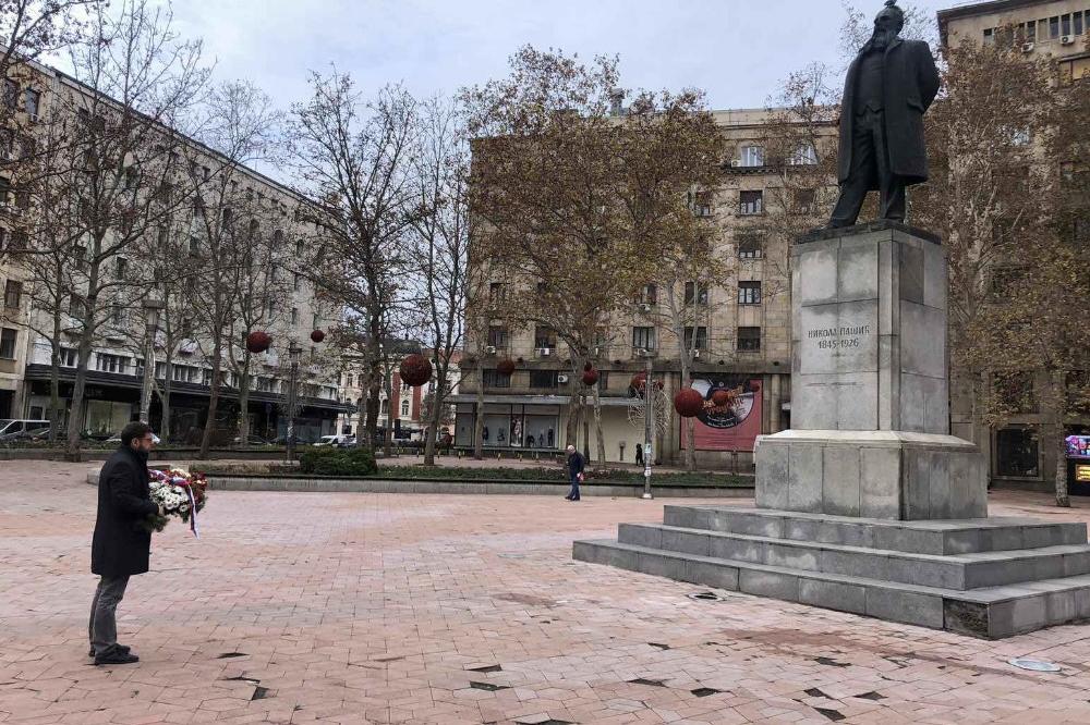 POLOŽEN VENAC NA SPOMENIK NIKOLI PAŠIĆU: Beograd se seća velikog državnika na 93. godišnjicu njegove smrti