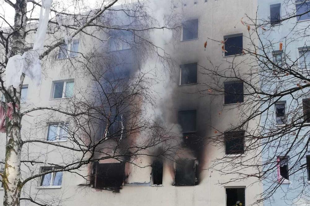 HOROR U NEMAČKOJ NA PETAK 13: Eksplozija u stambenoj zgradi! Ima poginulih, povređeno najmanje 25 ljudi! (FOTO, VIDEO)