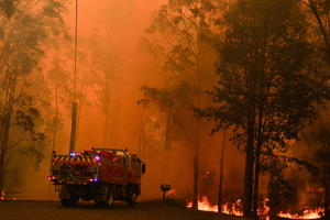 SITUACIJA U AUSTRALIJI SVE GORA: Požari ne prestaju da bukte, poginula dvojica volontera koji su gasili vatru! (VIDEO)