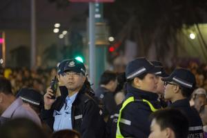 TESTIRALI EKSPLOZIV, PLANIRALI DA GA UPOTREBE TOKOM PROTESTA: Tri muškarca uhapšena u Hongkongu (VIDEO)