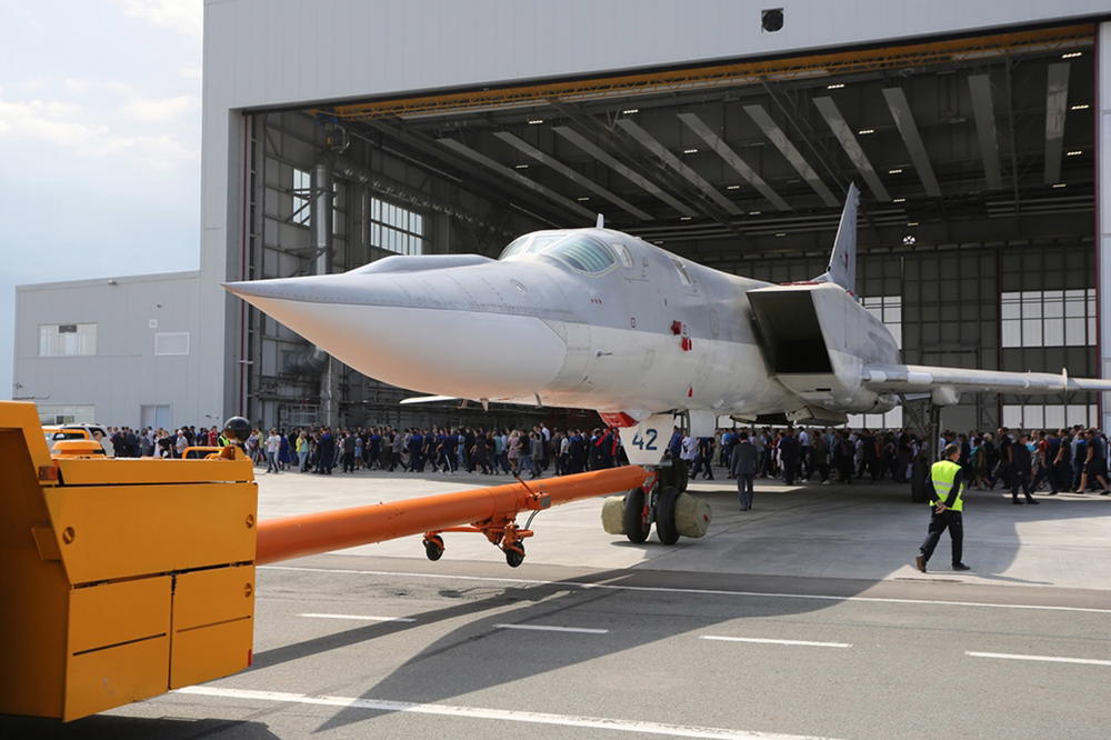 DRAMA NA RUSKOM NEBU: Bombarder prinudno sleteo zbog kvara motora