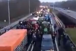 HAOS U HOLANDIJI! KOLAPS ZBOG DEMONSTRACIJA: Farmeri i građevinci blokirali puteve (VIDEO)