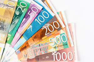 DINAR STABILAN I U PONEDELJAK: Posle vikenda za evro 117,56 dinara