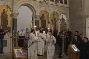 ODRŽANA LITURGIJA U CRKVI SVETOG VASILIJA: Stigli vernici iz celog regiona uprkos opstrukciji crnogorskih vlasti (VIDEO)