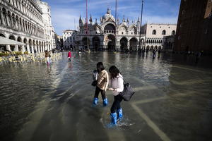 NEVREME ŠIROM ITALIJE: Najavljeni pljuskovi i jak vetar, na snazi narandžasti meteoalarm! Povišen nivo vode u Veneciji