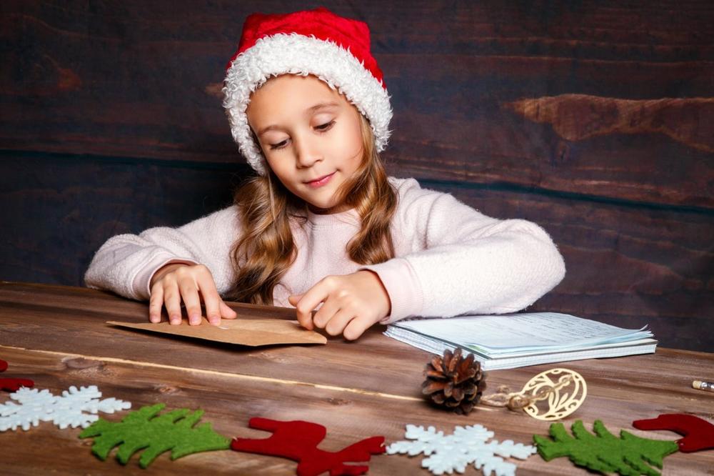 Deda mraz, Nova godina, devojčica, pismo, pismo Deda Mrazu, praznici