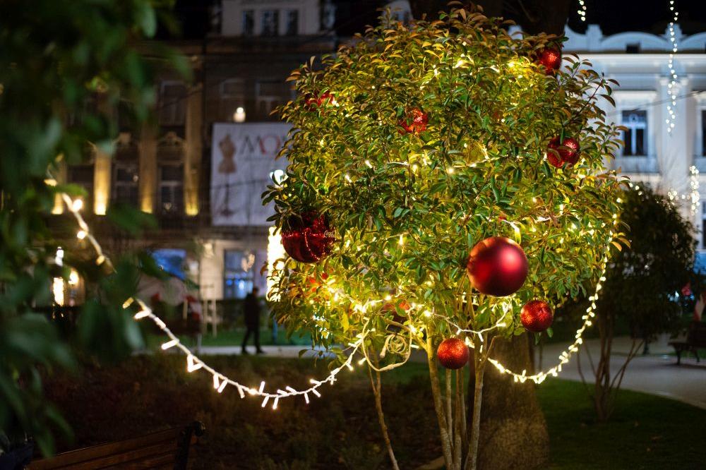 Prednovogodišnje žurke za pamćenje: festival Coca-Cola x New Year’s District zaista vredi posetiti