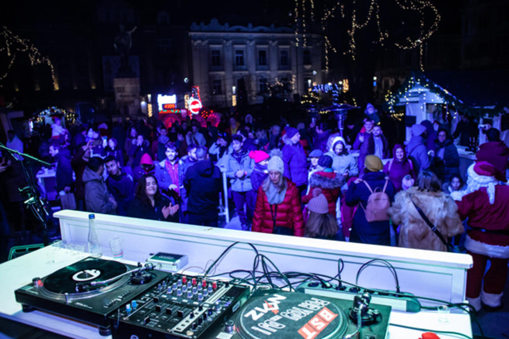 Vrhunski DJ-evi i fenomenalne žurke na Coca-Cola x New Year's Districtu: ne propustite najbolji provod u gradu