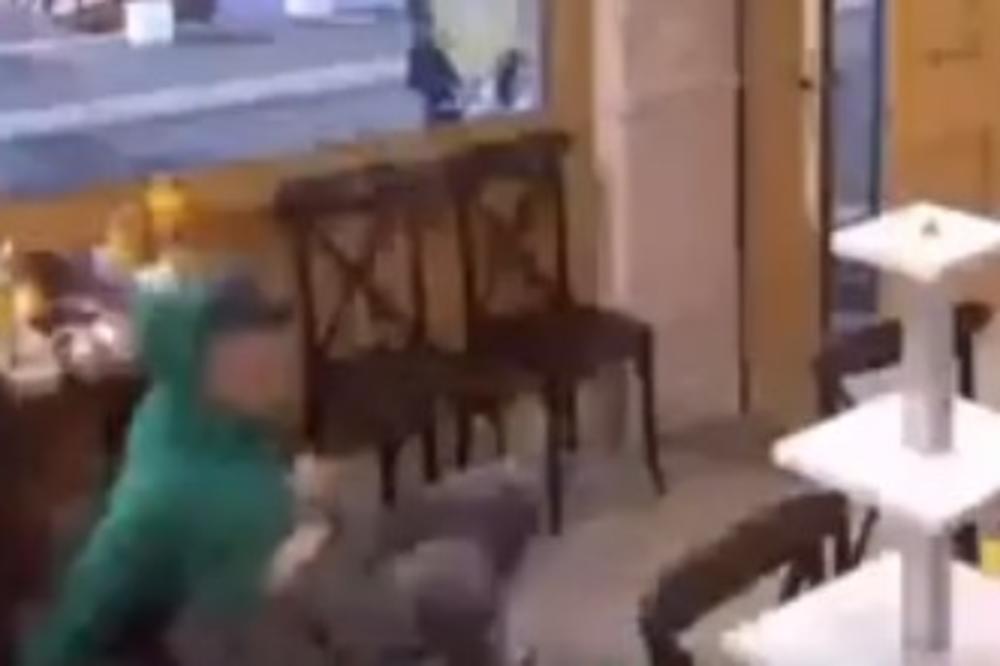 BORA SANTANA SE RAZBIO OD ALKOHOLA: Zadrugar pao preko stolica, ne može da USTANE, obezbeđenje trči da mu POMOGNE! VIDEO