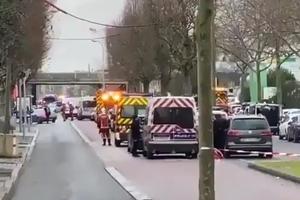 TERORISTIČKI NAPAD U FRANCUSKOJ: Nožem napadao prolaznike! Policija ubila napadača! (VIDEO)