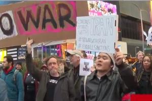 NEOČEKIVANO! AMERI PROTESTUJU ZBOG UBISTVA SULEJMANIJA: Demonstracije u 70 gradova, čak i ispred Bele kuće (VIDEO)