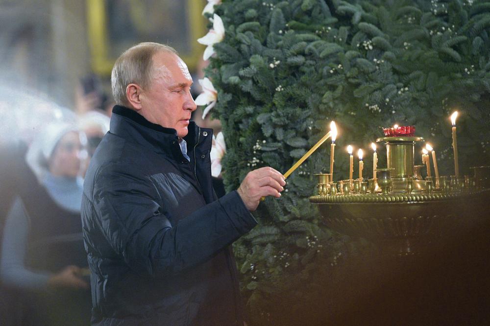 EVO KAKO PUTIN DOČEKUJE BOŽIĆ! Šef Kremlja godinama najradosniji hrišćanski praznik proslavlja u drugom hramu! (VIDEO)