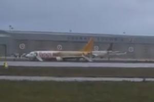 DRAMA NA AERODROMU U ISTANBULU: Avion skliznuo sa piste, evakuisano 164 putnika! (VIDEO)