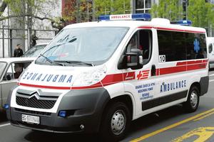 RELATIVNO MIRNA NOĆ U BEOGRADU: Saobraćajna nezgoda u Ulici kraljice Marije, povređen motociklista