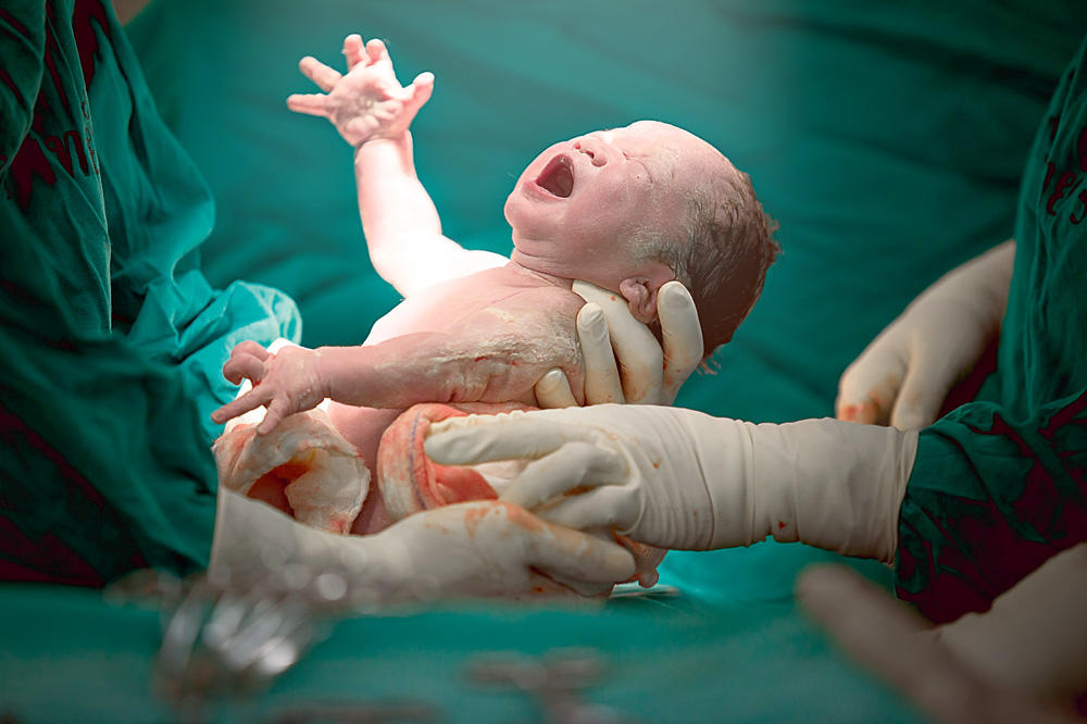 VALJEVSKA BOLNICA BELEŽI VELIKI USPEH: Vantelesnom oplodnjom rođeno je 412 beba, dolaze nam parovi iz celog sveta