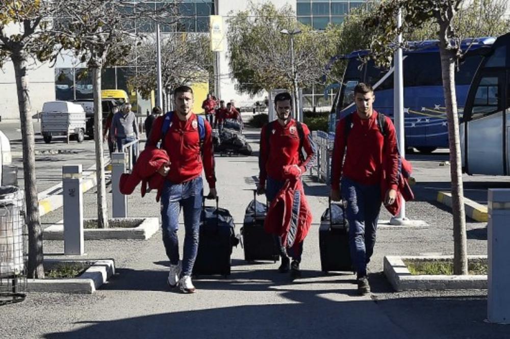 CRVENO-BELI PALE MOTORE: Zvezda stigla na Pafos na prvi deo priprema za nastavak sezone! FOTO