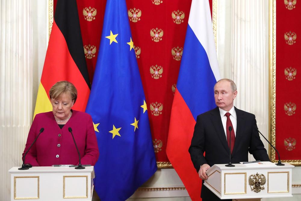 ČETIRI SATA U ČETIRI OKA: Evo o čemu su sve razgovarali Putin i Merkelova! (VIDEO)