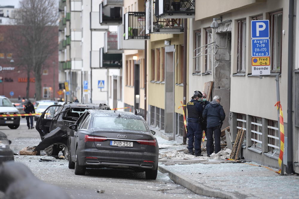 SNAŽNA EKSPLOZIJA U STOKHOLMU: Jak prasak uspaničio Šveđane pred zoru! Evakuisani stanari! (FOTO)