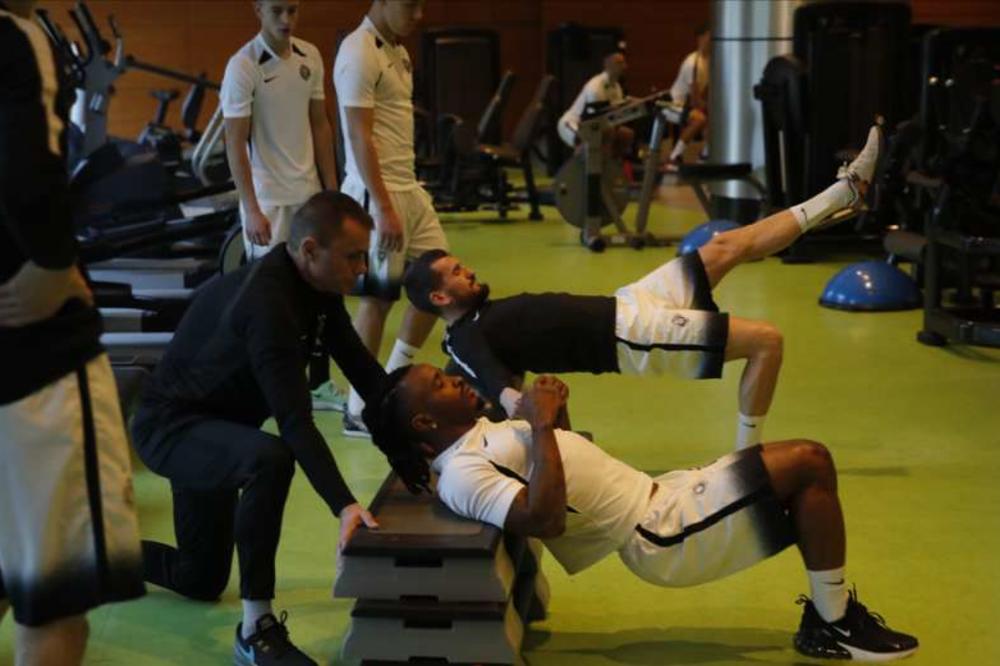 KURIR U BELEKU: Crno-beli odradili prvi trening na pripremama u Turskoj! (VIDEO)