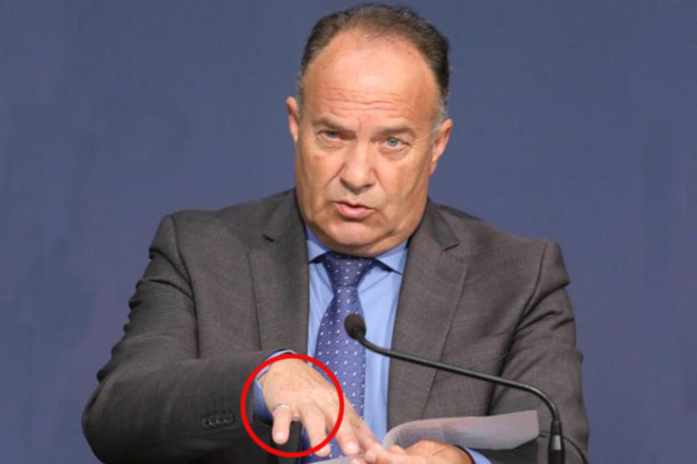 TVITERAŠKO OKO SOKOLOVO! ZAPAZILI DETALJ NA DESNOJ RUCI MINISTRA ŠARČEVIĆA: Pogledajte šta nosi na malom prstu! (FOTO)