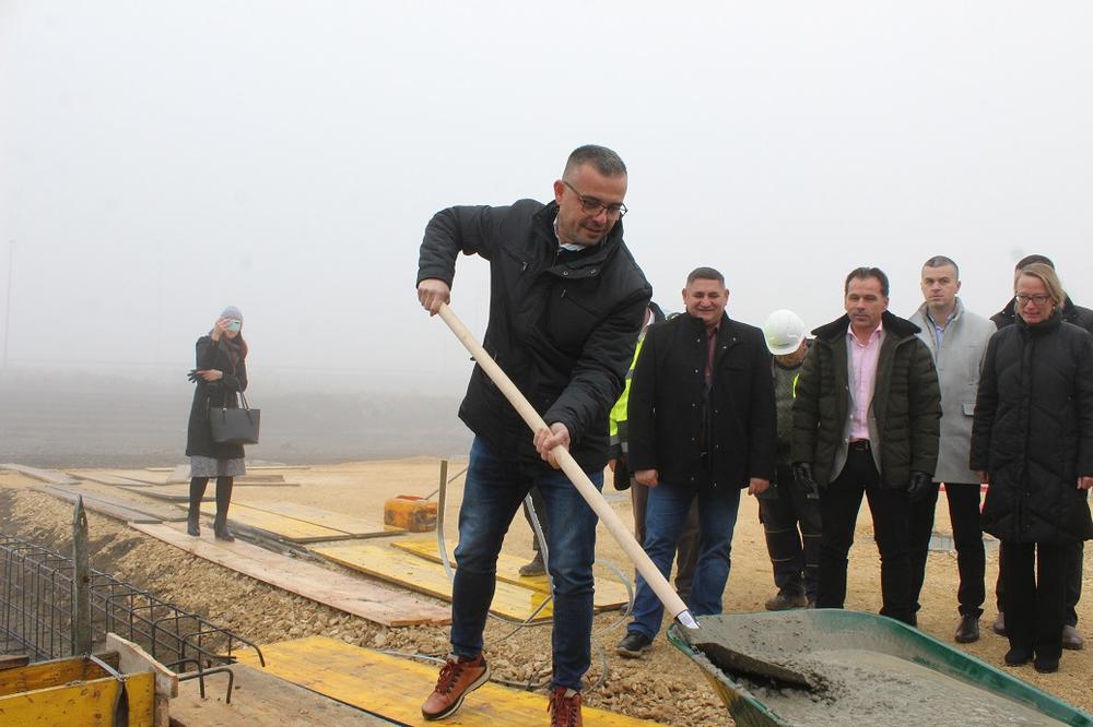 Položen kamen temeljac za izgradnju logističkog centra kompanije "Gresto" u industrijskoj zoni "Rumska petlja"