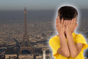 HOROR U PARIZU! SRPSKI DEČAK PRETUČEN U ŠKOLI: Udarali ga i šutirali jer nije hteo da skine lančić s krstom