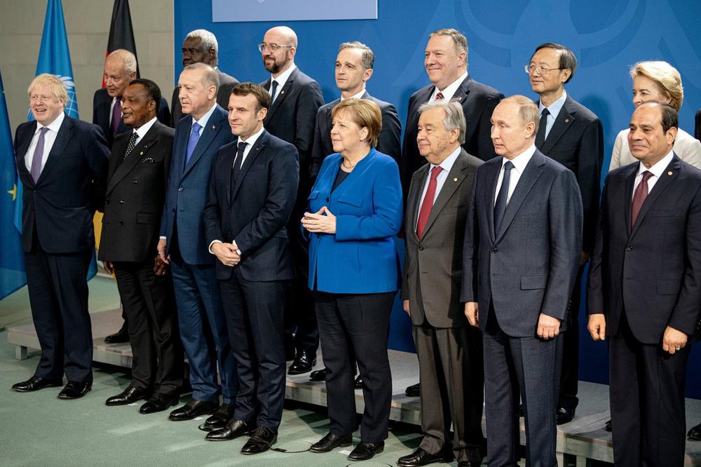 A GDE JE PUTIN? Merkelova i Makron "izgubili" ruskog lidera u Berlinu na konferenciji o Libiji! (VIDEO)