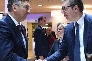 VUČIĆ SA PLENKOVIĆEM U DAVOSU: Otvoren i prijatan razgovor sa hrvatskim premijerom