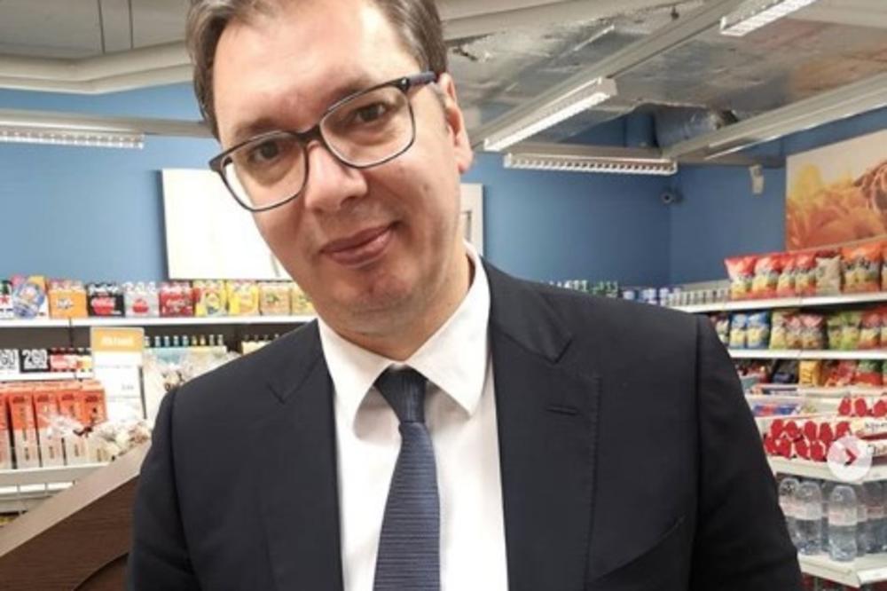 ZA SVAKOG PO NEŠTO: Vučić se oglasio na Instagramu pa otkrio šta će deci doneti sa puta! Pogledajte poklone (FOTO)