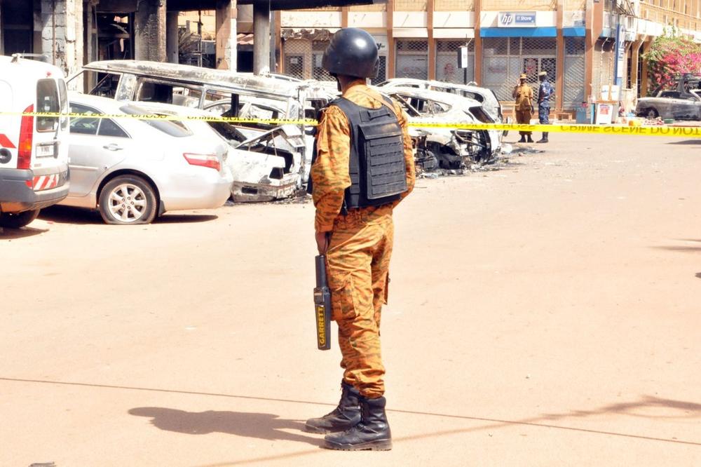 STRAVIČAN TERORISTIČKI NAPAD U BURKINI FASO: Naoružani militanti uleteli na seosku pijacu, ubili najmanje 36 civila