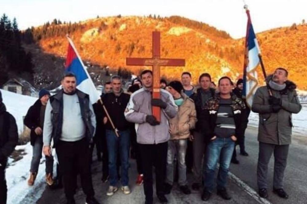 BRAVO, BJELOPOLJCI! PREĆI ĆE 50 KILOMETARA PEŠKE DA ODBRANE VERU! Zorom krenuli na najdužu litiju u Crnoj Gori (FOTO)
