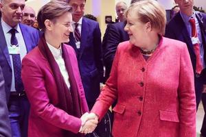 BRNABIĆ O SUSRETU SA ANGELOM U DAVOSU: Uvek je čast i zadovoljstvo susresti se sa kancelarkom Nemačke Angelom Merkel