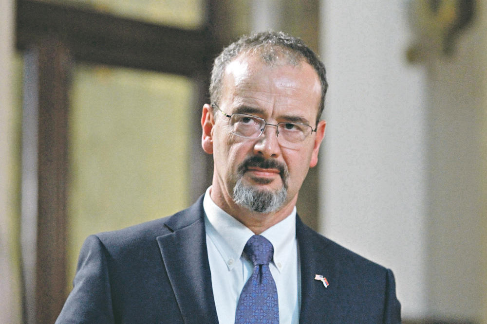 AMBASADOR SAD GODFRI O KORONI: Kriza pokazala da Srbija može da bude lider u regionu