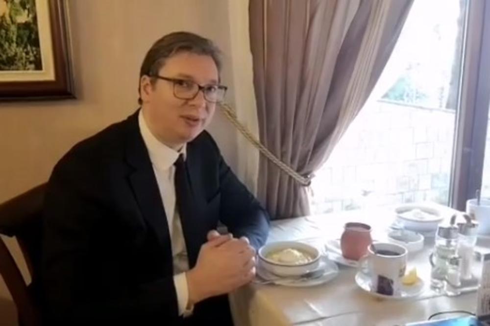 SEO U RESTORAN, A NA STOLU STARINSKO JELO: Pogledajte šta je Vučić poručio (VIDEO)