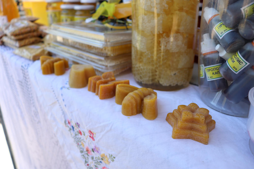 DANI OPŠTINE RAKOVICA: Sajam meda na Kanarevom brdu u Borskoj