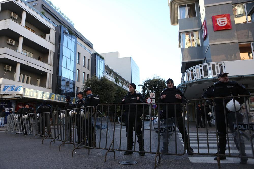NE SMIRUJE SE SITUACIJA U CRNOJ GORI: Policija najavljuje da će pronaći i uhapsiti sve aktere protesta