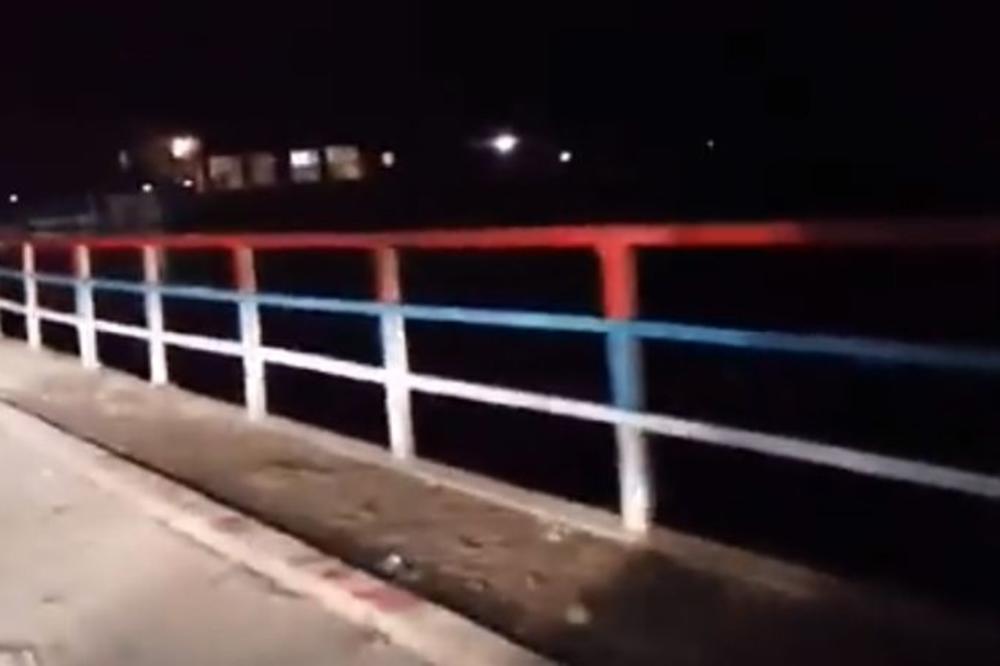 PREFARBAN U BOJE TROBOJKE: Ovako izgleda most u blizini Podgorice! (VIDEO)