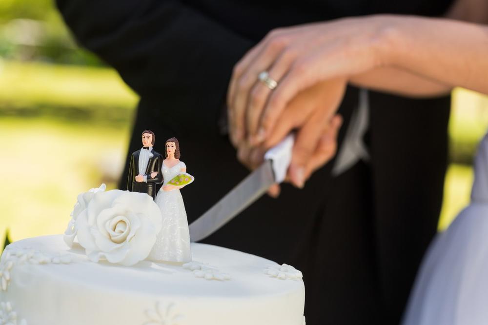 UPOLA MANJE VENČANJA U BEOGRADU: Neverovatno! Najviše razvoda posle 5 godina braka, sve se više rastaju stariji od 65