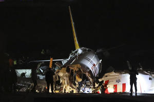 HAPŠENJE U TURSKOJ: Priveden kapetan aviona koji se raspao na tri dela! U nesreći poginulo troje ljudi