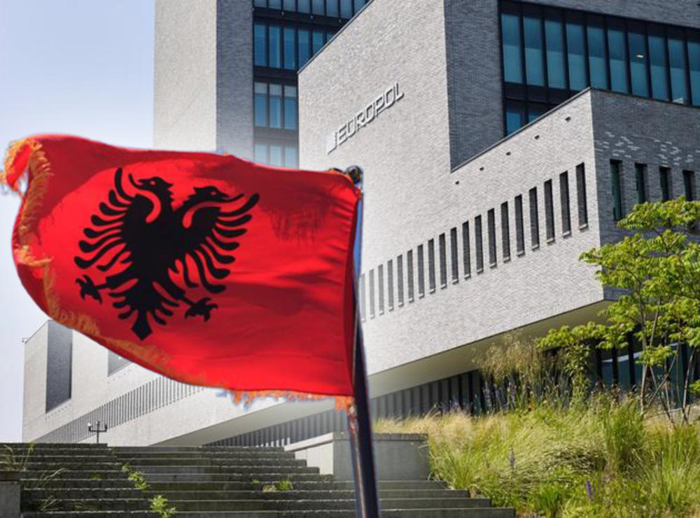 Europol, albanska zastava